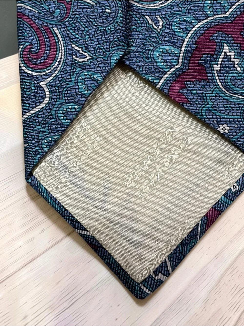 Vintage Tom James 100% Silk Tie